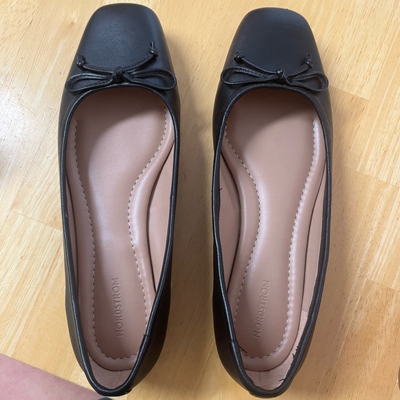 Nordstrom Black Leather Flats with Bow Detail - Picture 2 of 3